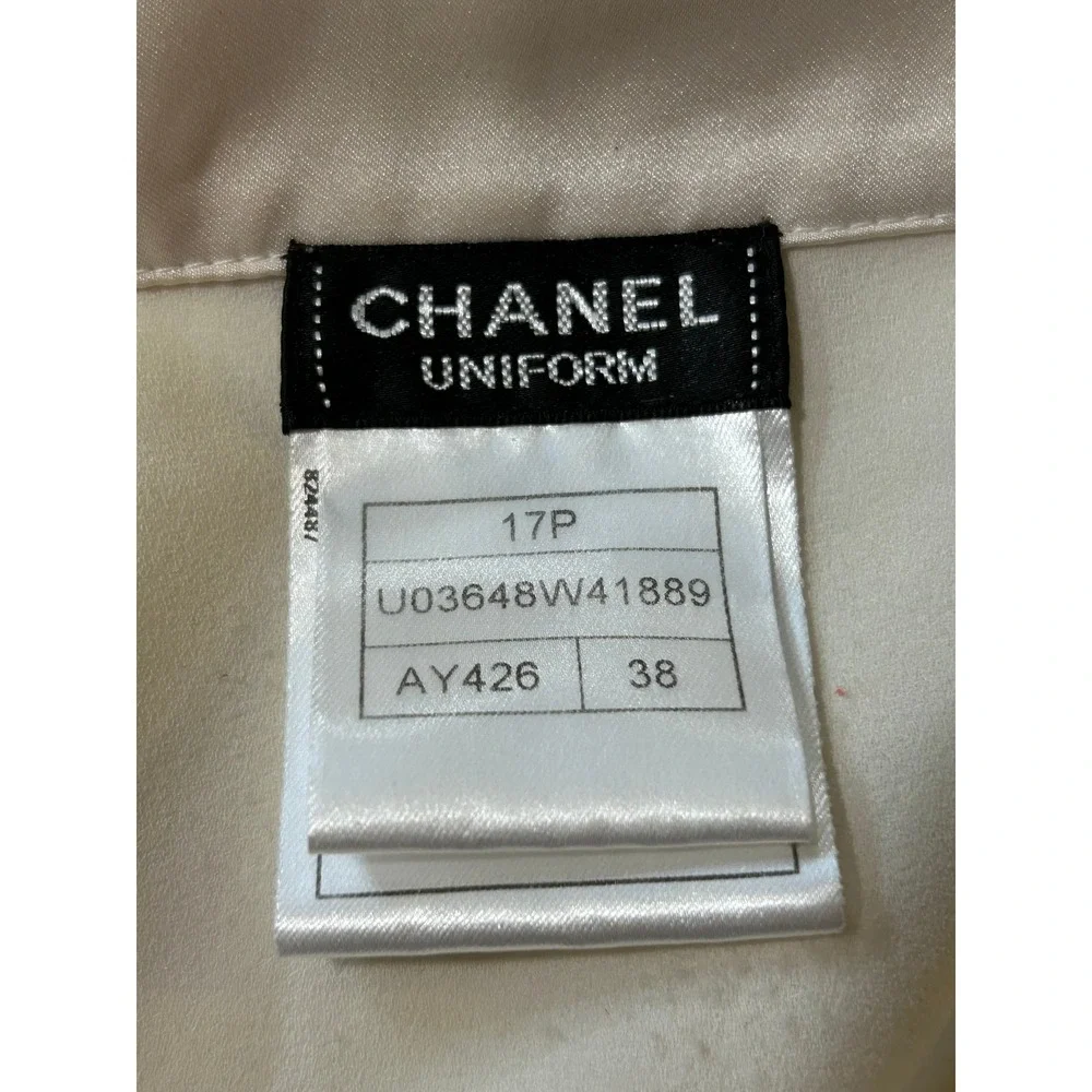 CHANEL Cream Sleeveless Button-Front Blouse
